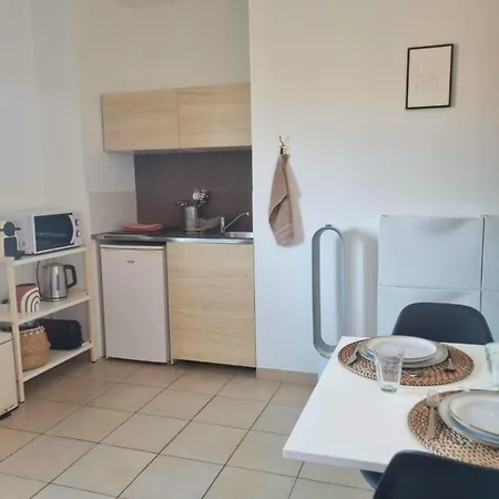 Joli Lumineux Centre Avec Parking Securise Dans Quartier Recherche Apartment *